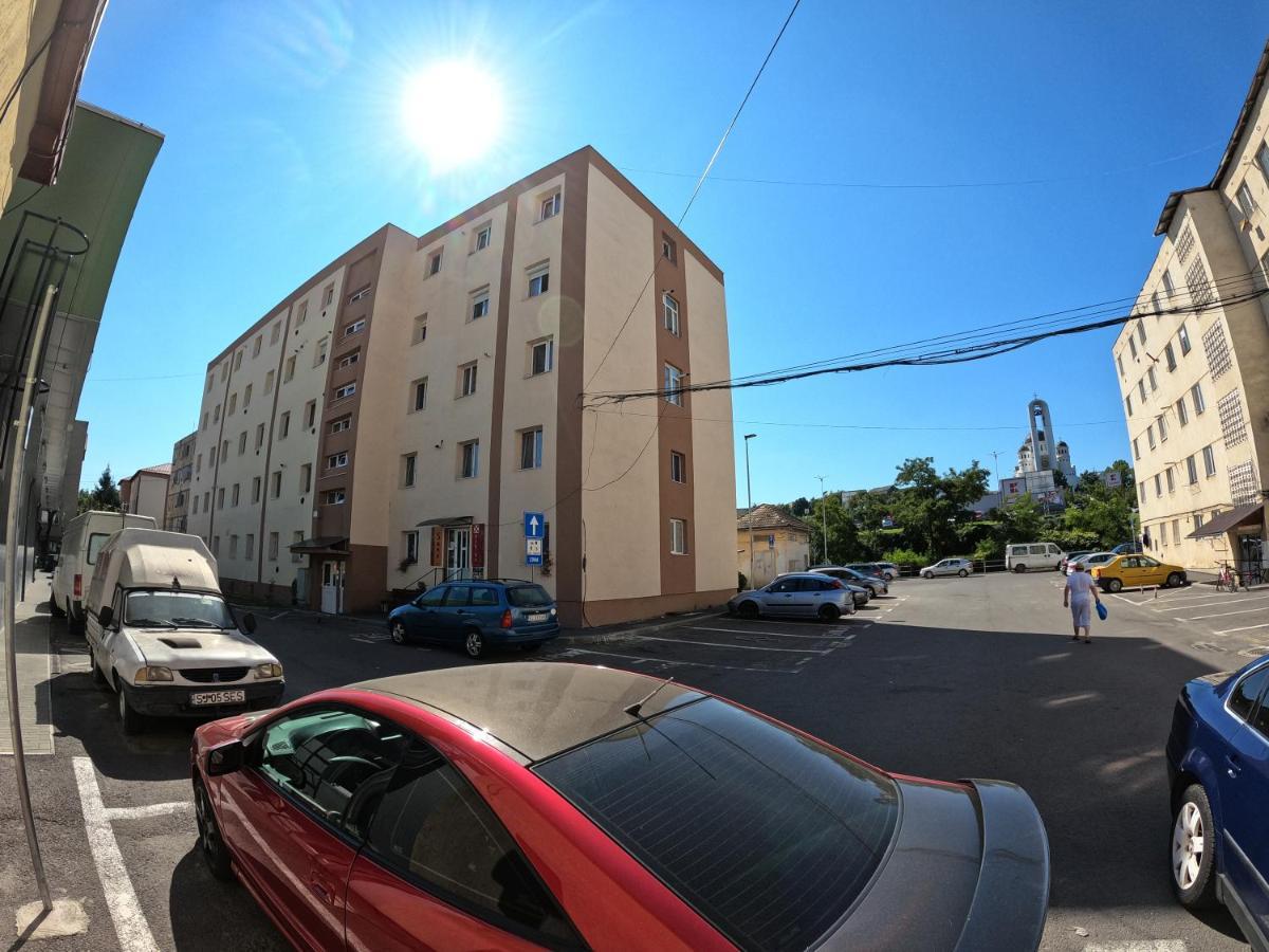 Cozy 1 Bedroom Nearby Value Center Mall * Zalau