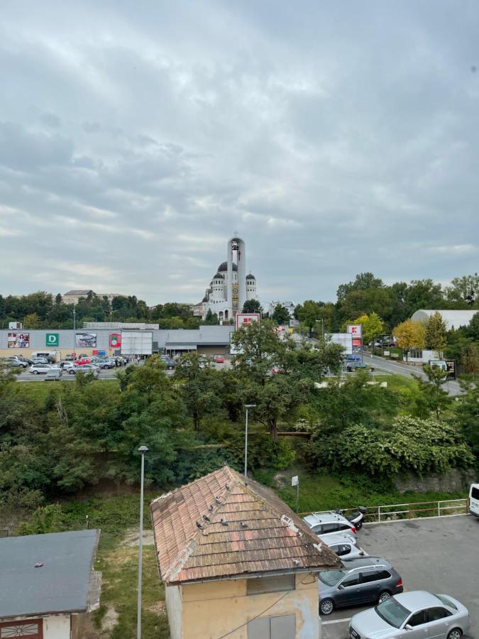 Cozy 1 Bedroom Nearby Value Center Mall Apartment Zalau
