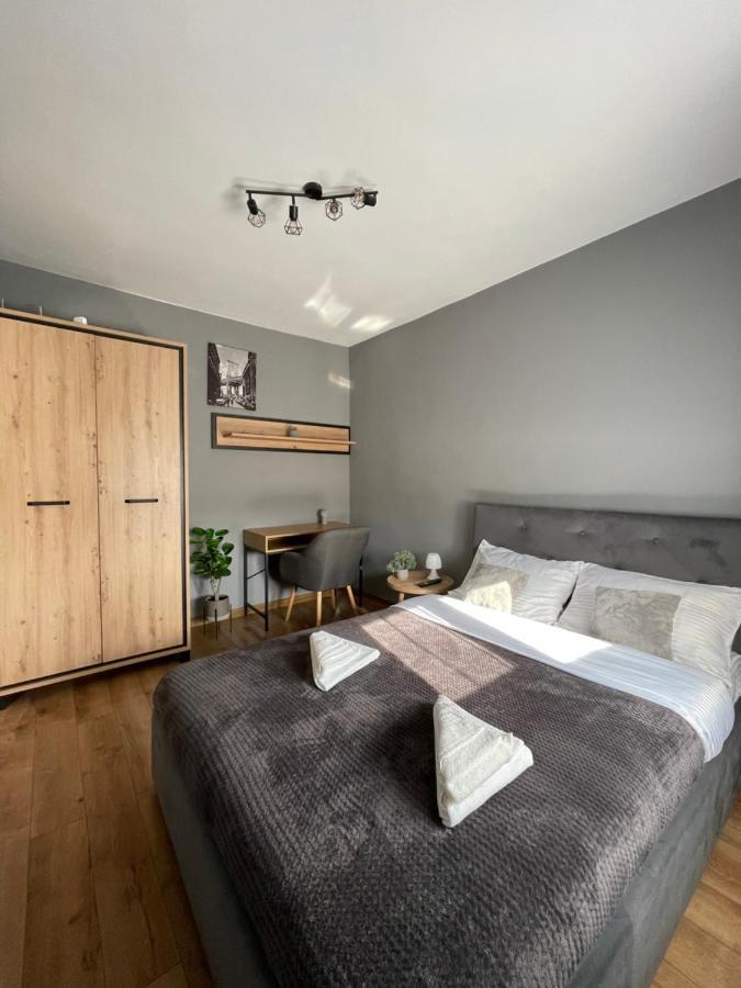 Cozy 1 Bedroom Nearby Value Center Mall